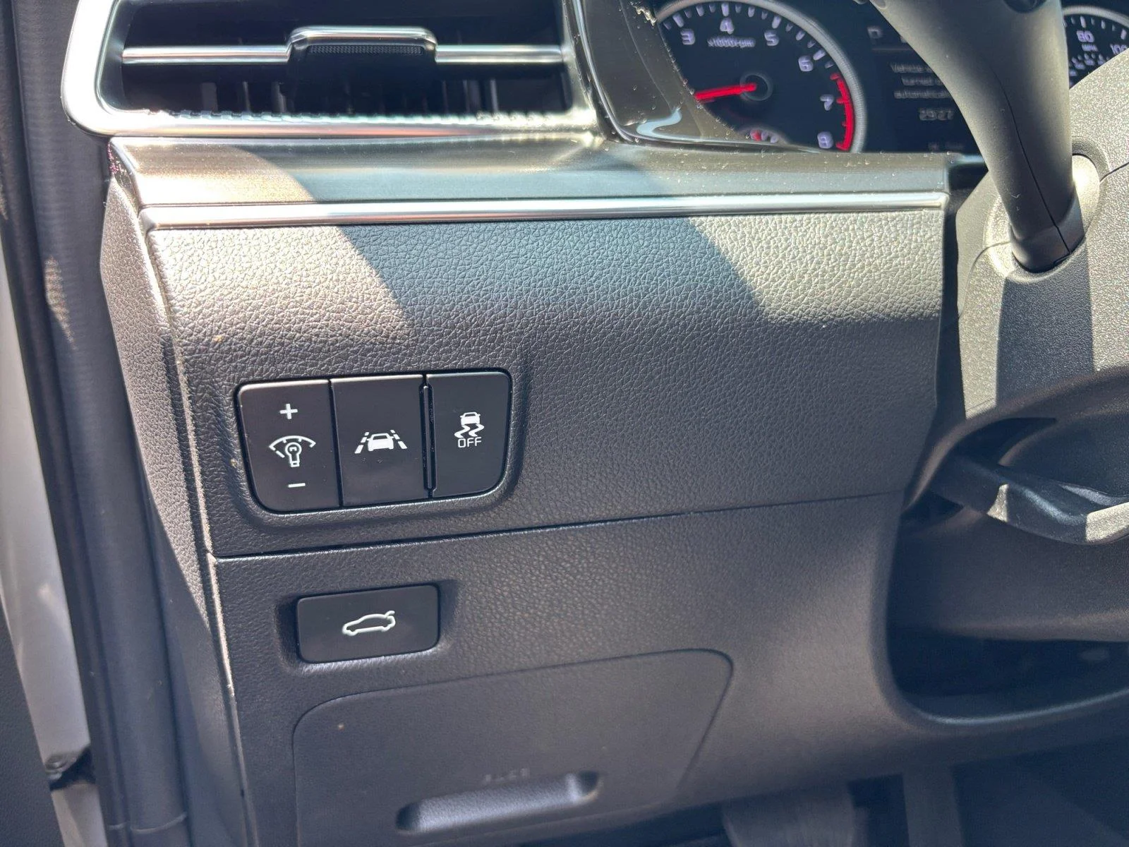 Used 2023 Wolf Gray Kia GT image 29