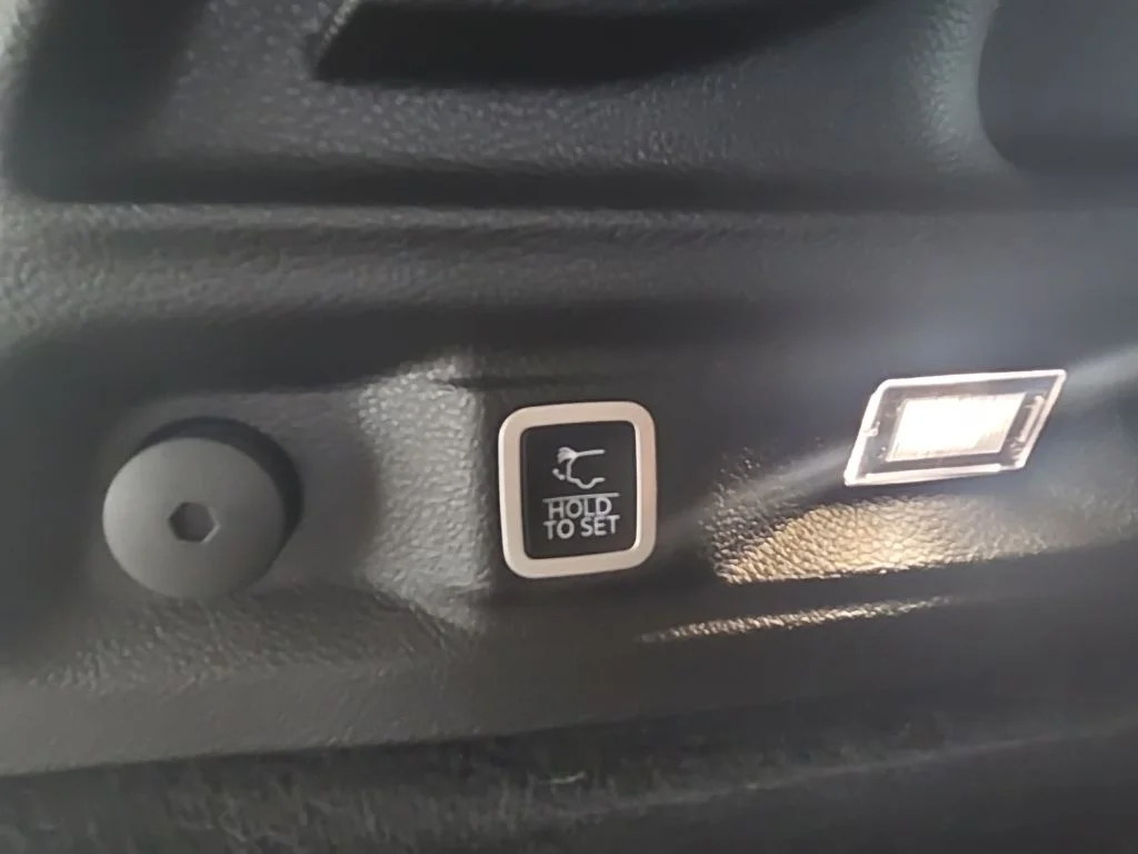 Used 2023 Black Jeep Summit image 20