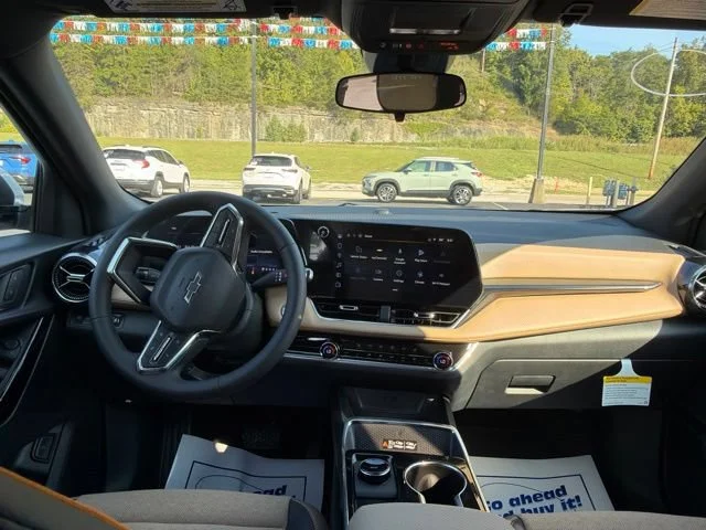 New 2027 Polar White Tricoat Chevrolet ACTIV image 25