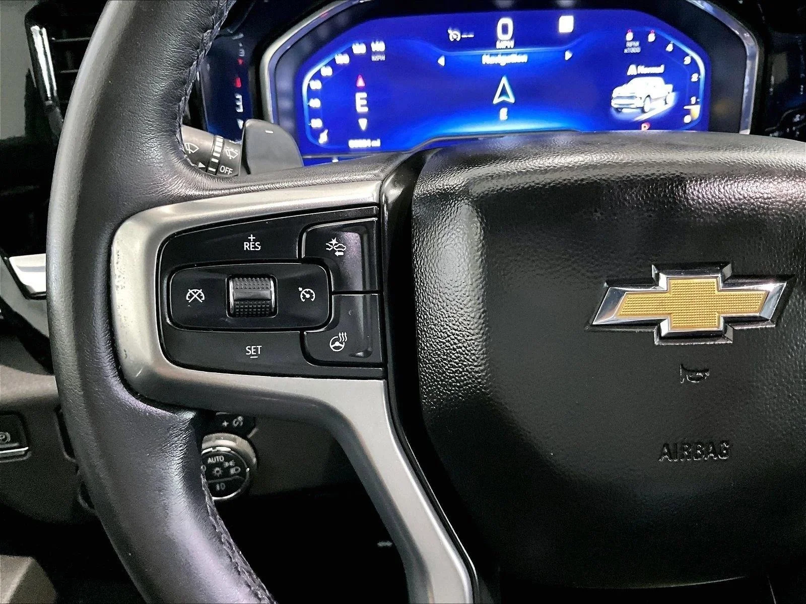 Used 2022 Iridescent Pearl Tricoat Chevrolet LTZ image 20