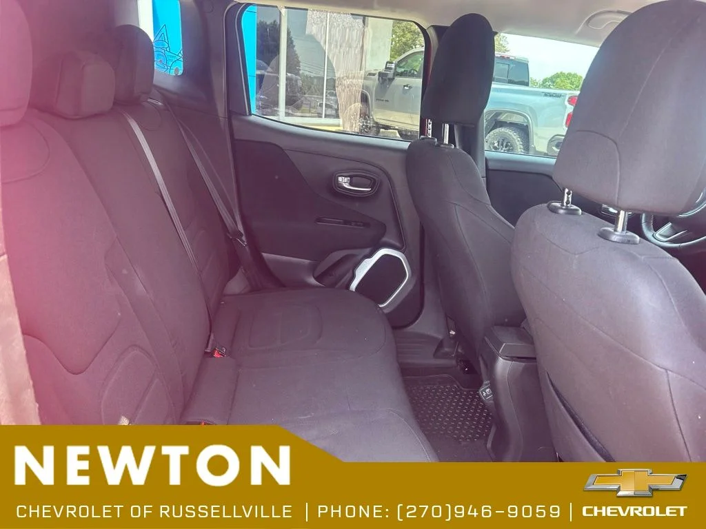 Used 2018 Colorado Red Jeep Latitude image 9