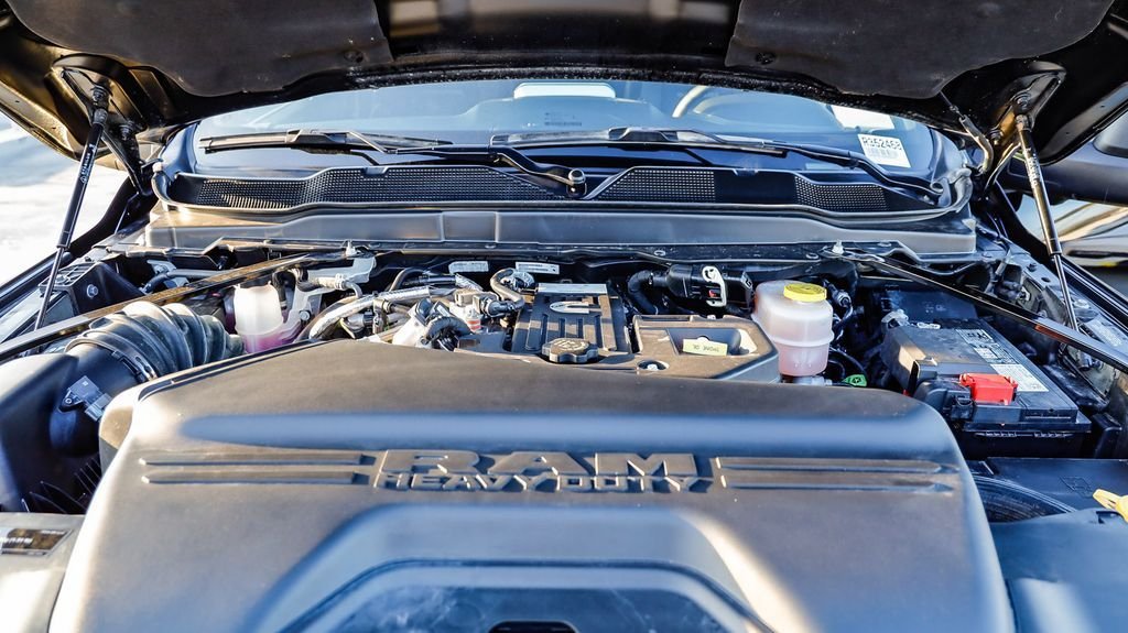 2025 RAM 3500 Laramie - Photo 30