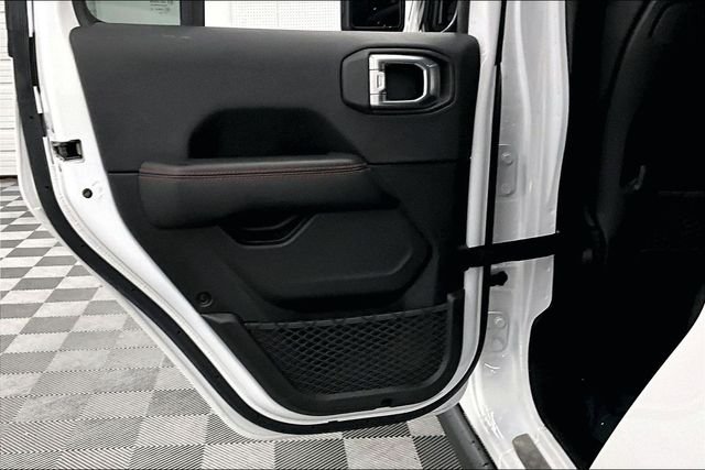 Used 2024 Bright White Clearcoat Jeep Rubicon image 21