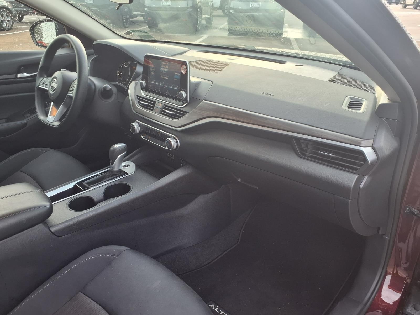 2025 Nissan Altima photo 11 of 25