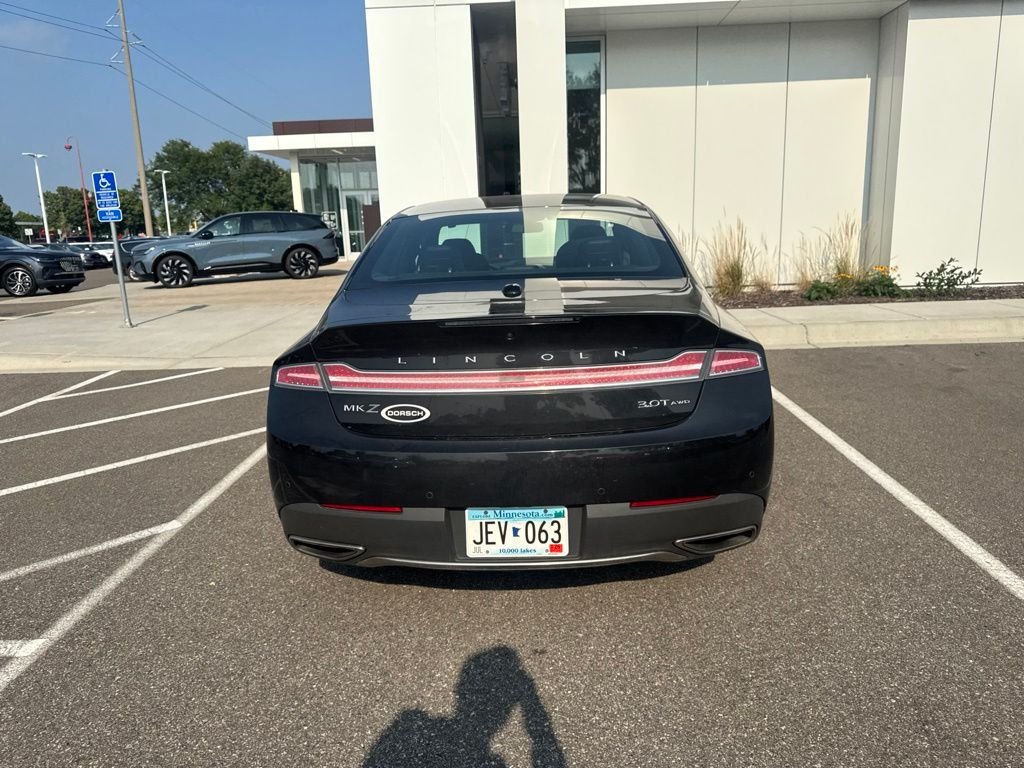 Used 2019 Black Lincoln Reserve image 4