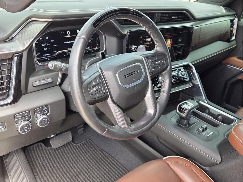 Used 2025 Sterling Metallic GMC 4WD CREW CAB 147" DENALI ULTIMATE image 11