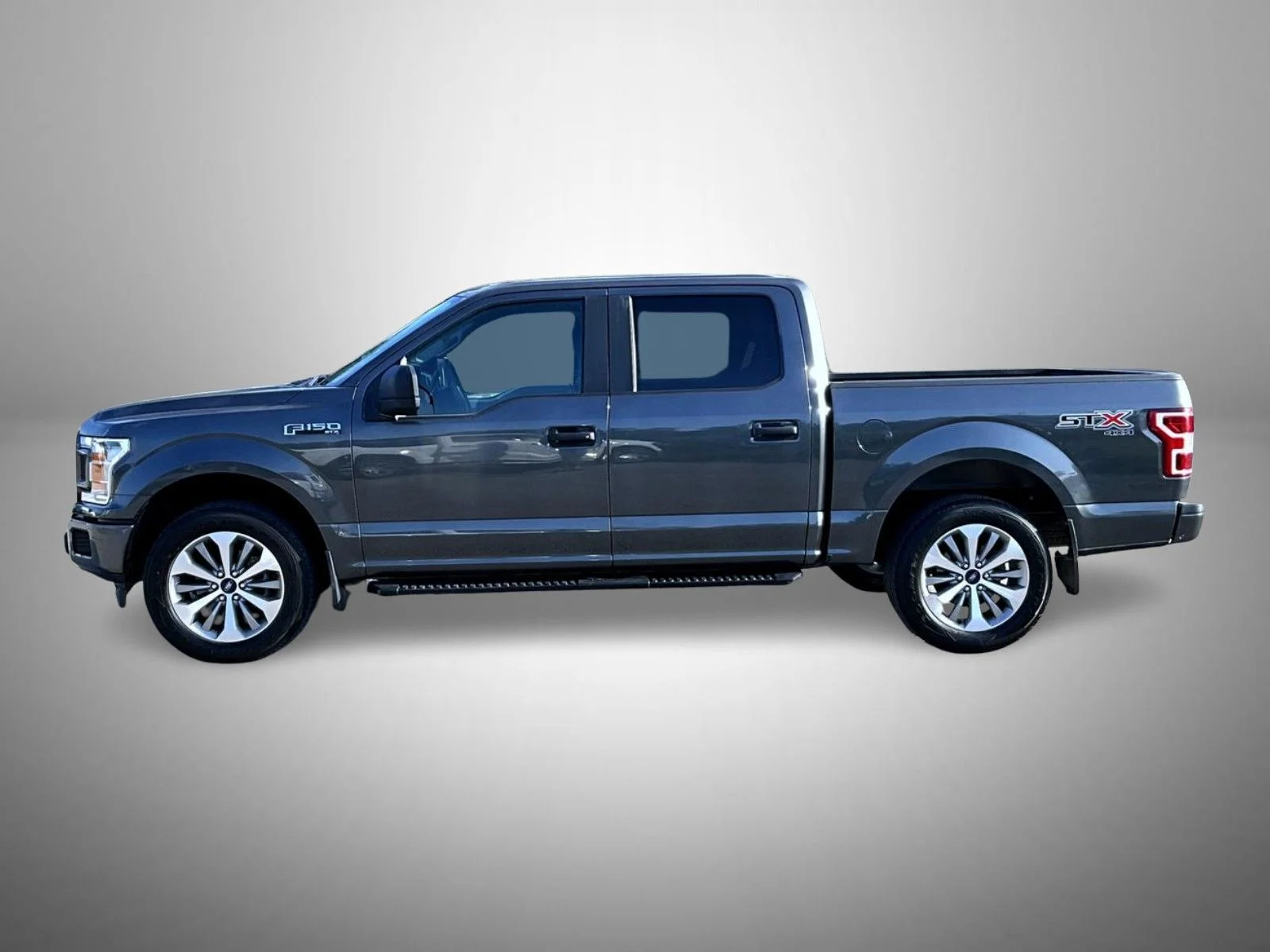 Used 2018 Gray Ford XL image 8