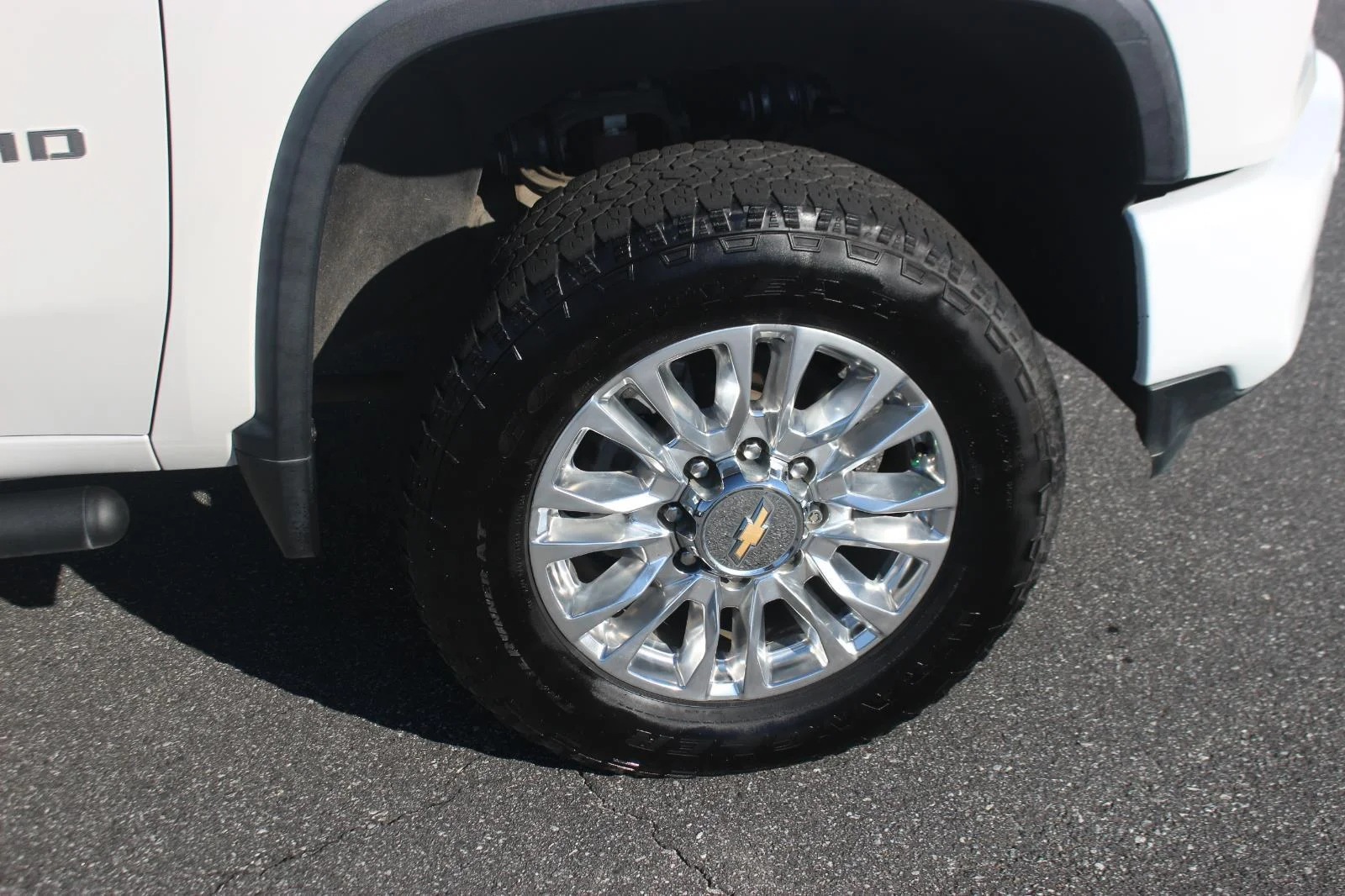 Used 2021 IRIDESCENT PEARL TRICOAT Chevrolet High Country image 35
