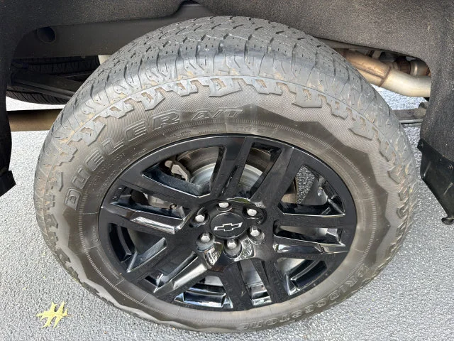 Used 2024 Sterling Gray Metallic Chevrolet LT Trail Boss image 17