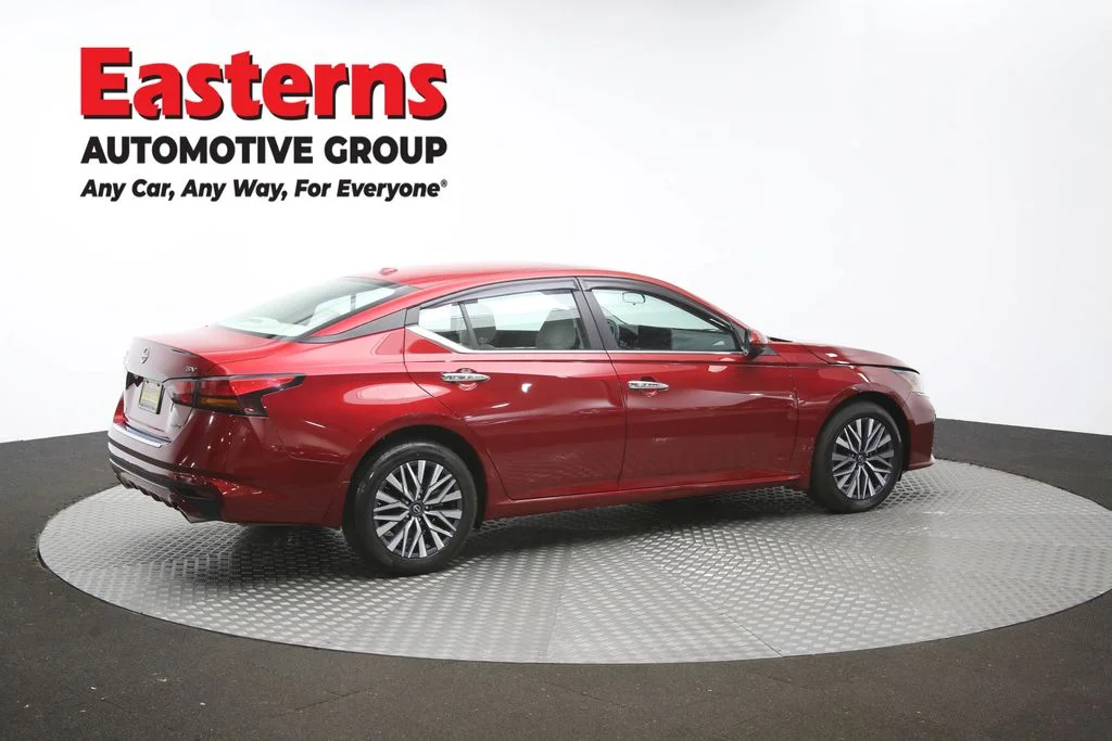 Used 2023 Red Nissan 2.5 SV image 41