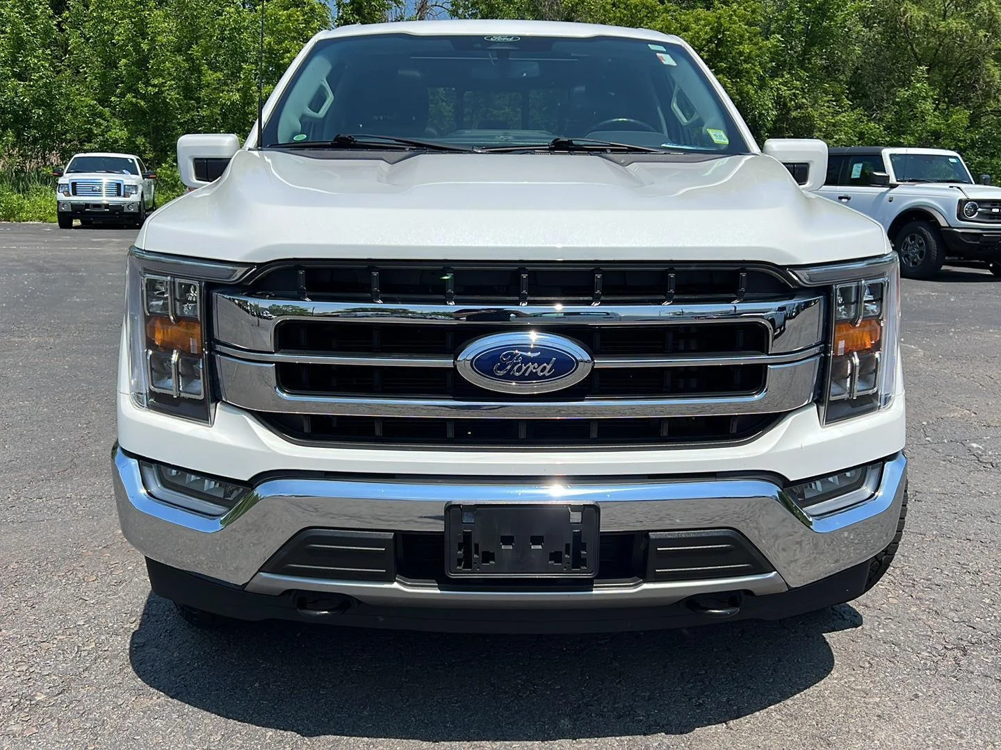 Used 2022 Star White Metallic Tri-Coat Ford LARIAT image 17
