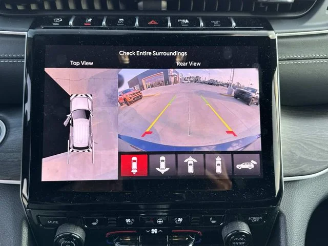 New 2025 Gray Jeep Limited image 28