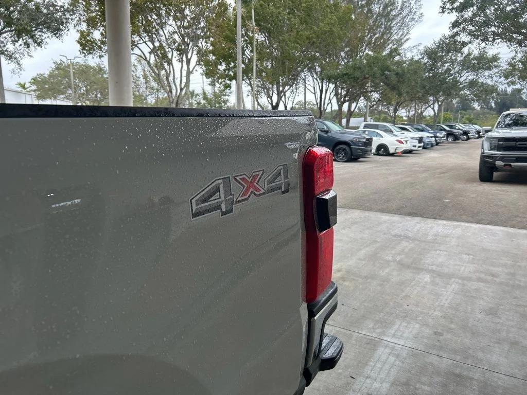 Used 2025 Gray Ford Lariat image 19