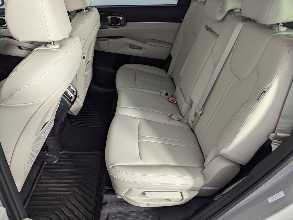 New 2026 Wolf Gray Kia S image 28