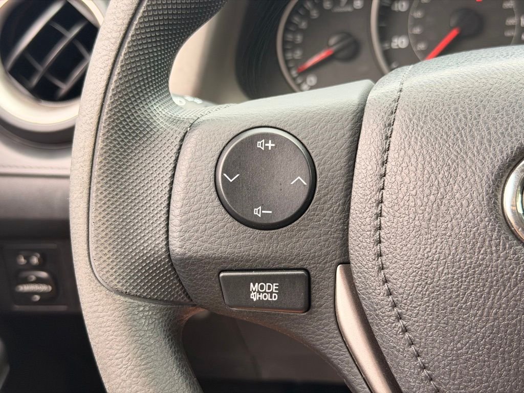 Used 2016 Silver Toyota LE image 27