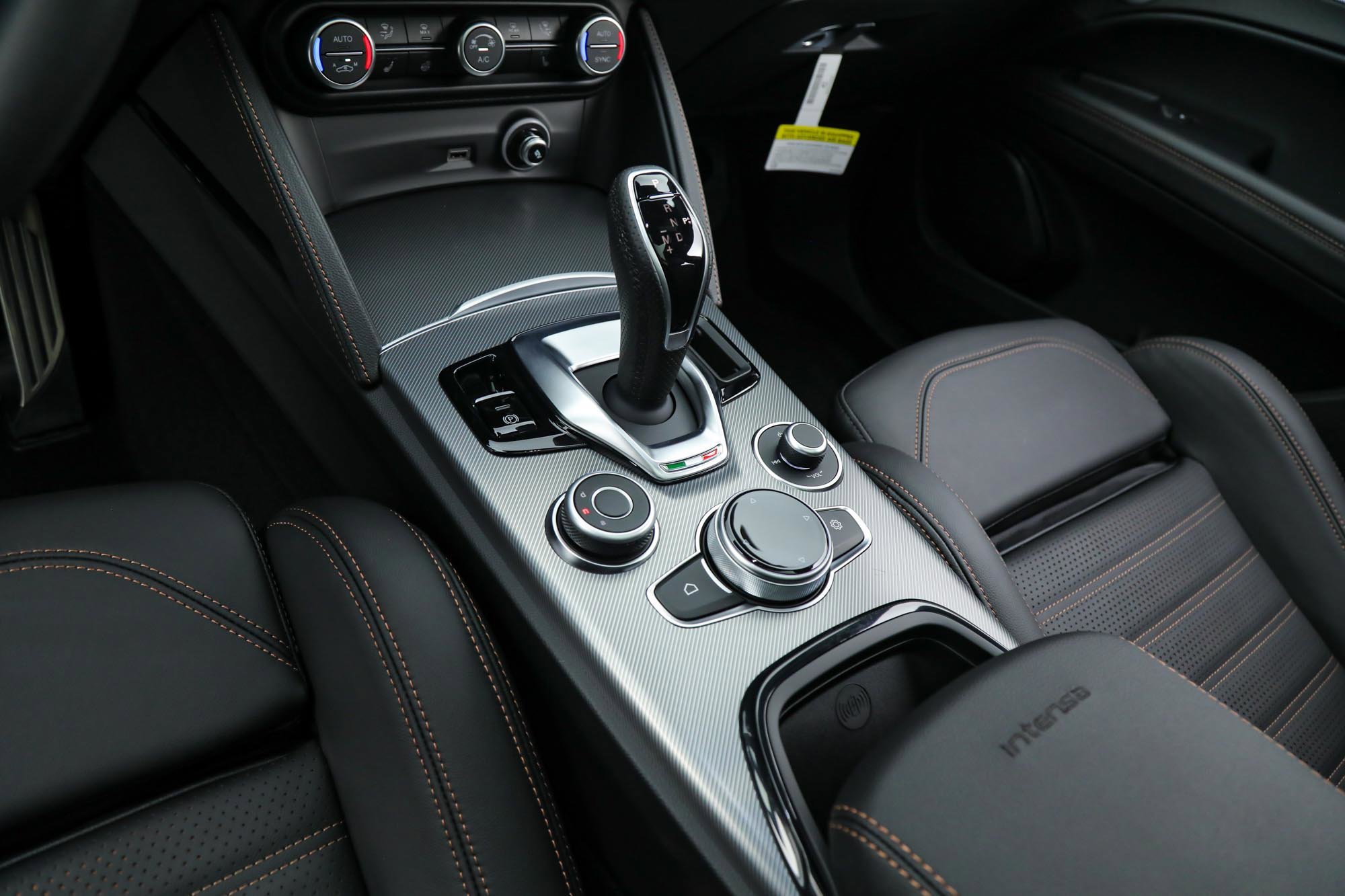 2025 Alfa Romeo Stelvio Intensa - Photo 18