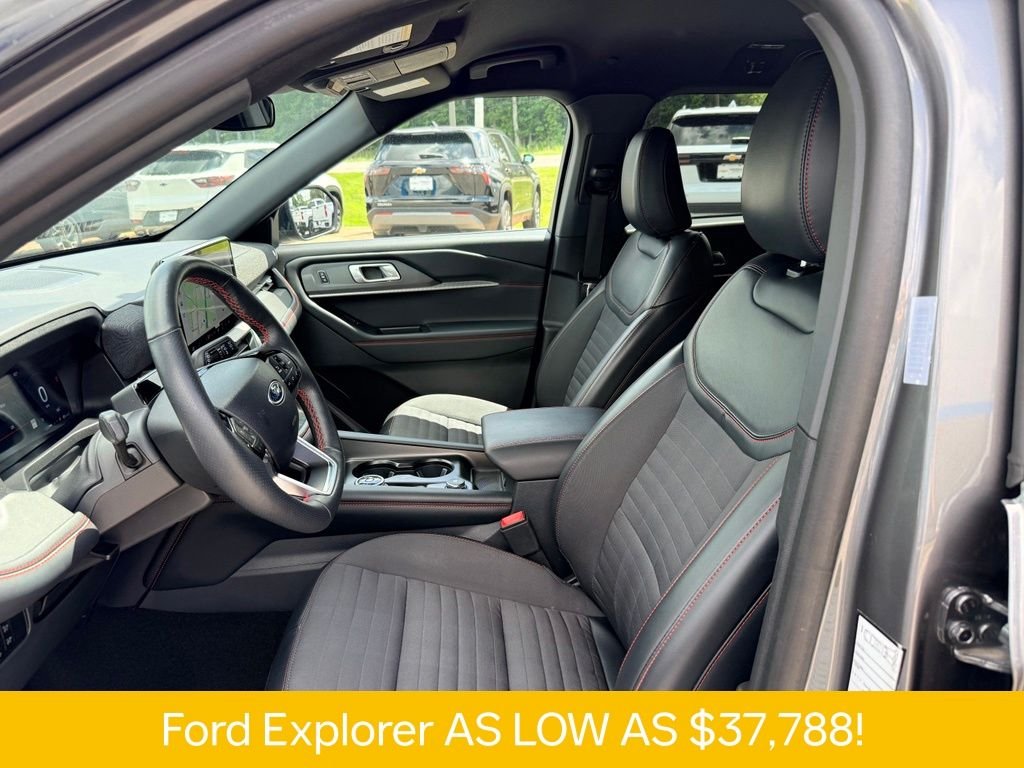 Used 2025 Gray Ford ST-Line image 6