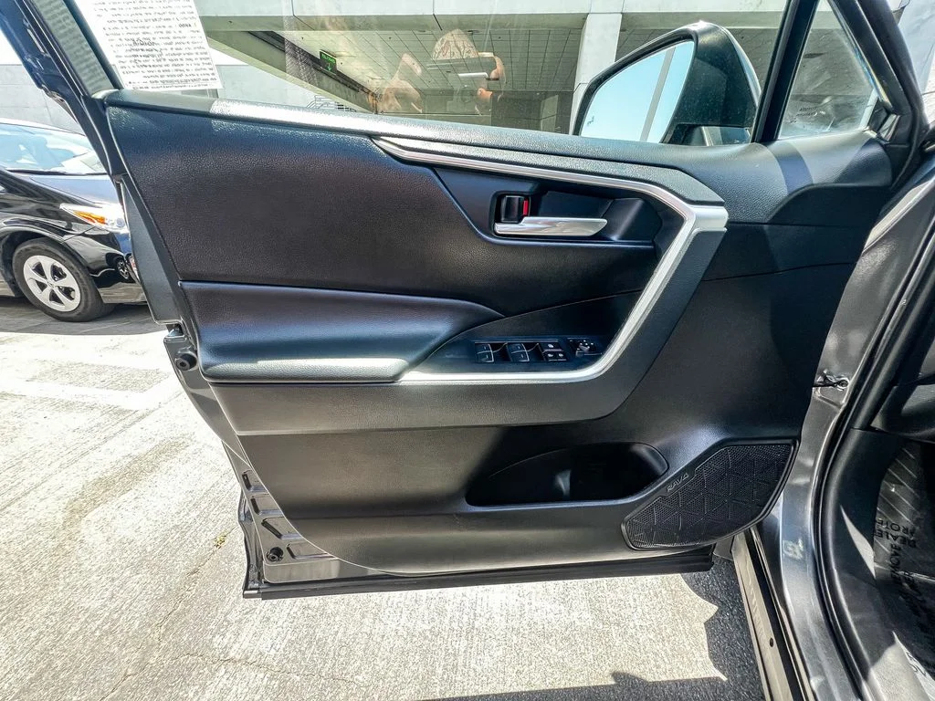 Used 2023 Gray Toyota XLE Premium image 19