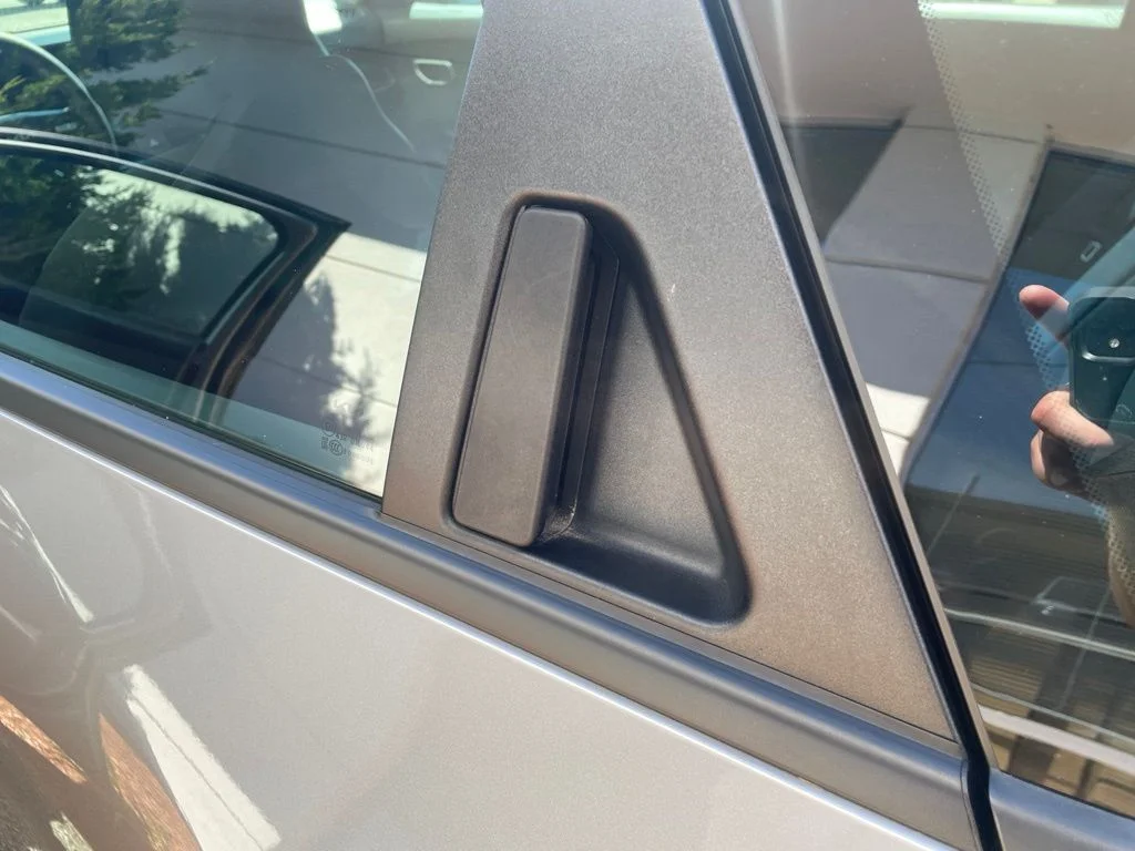 Used 2025 Steel Gray Kia LXS image 17