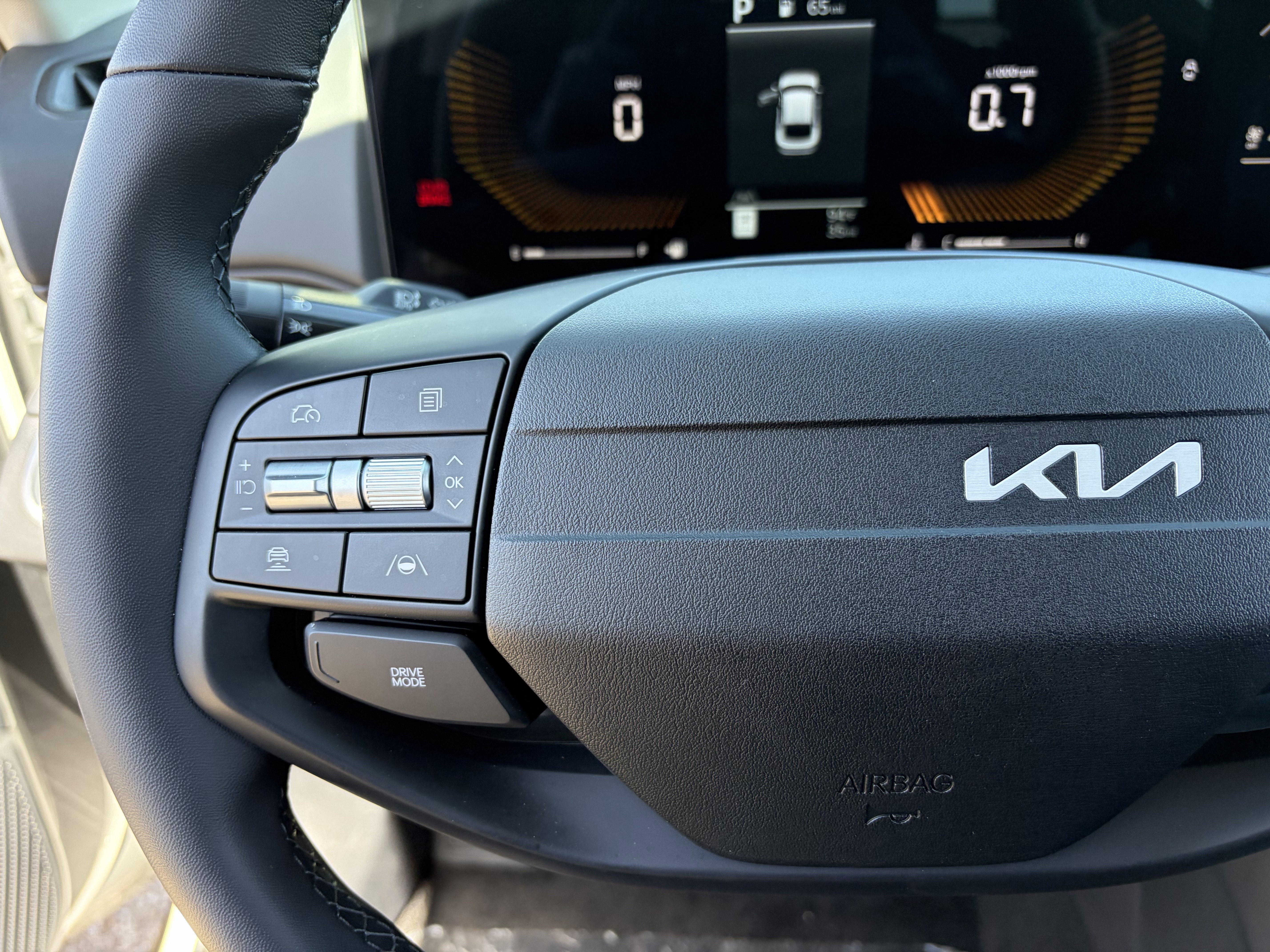 New 2026 Snow White Pearl Kia EX image 22