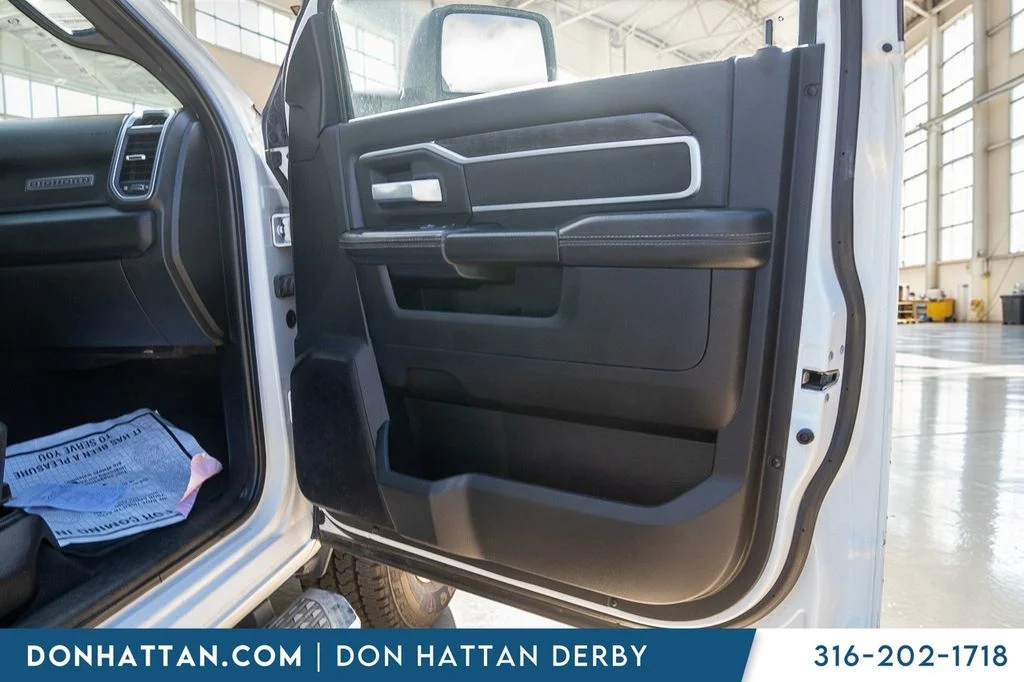 Used 2024 White Ram Big Horn image 30