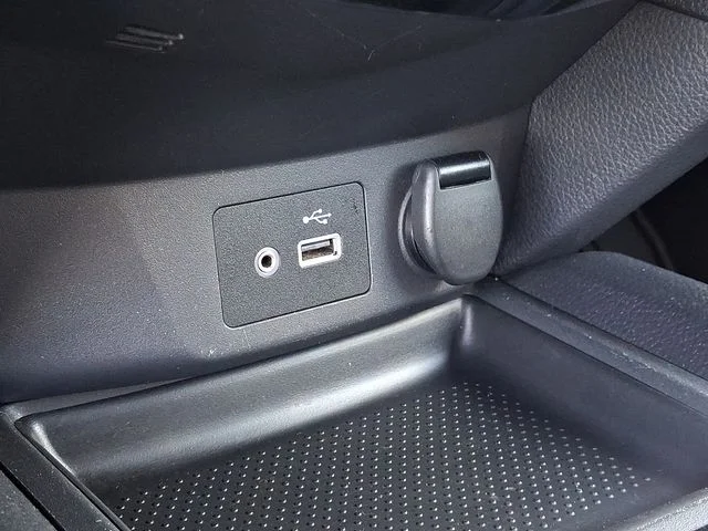 Used 2018 Blue Nissan SV image 23