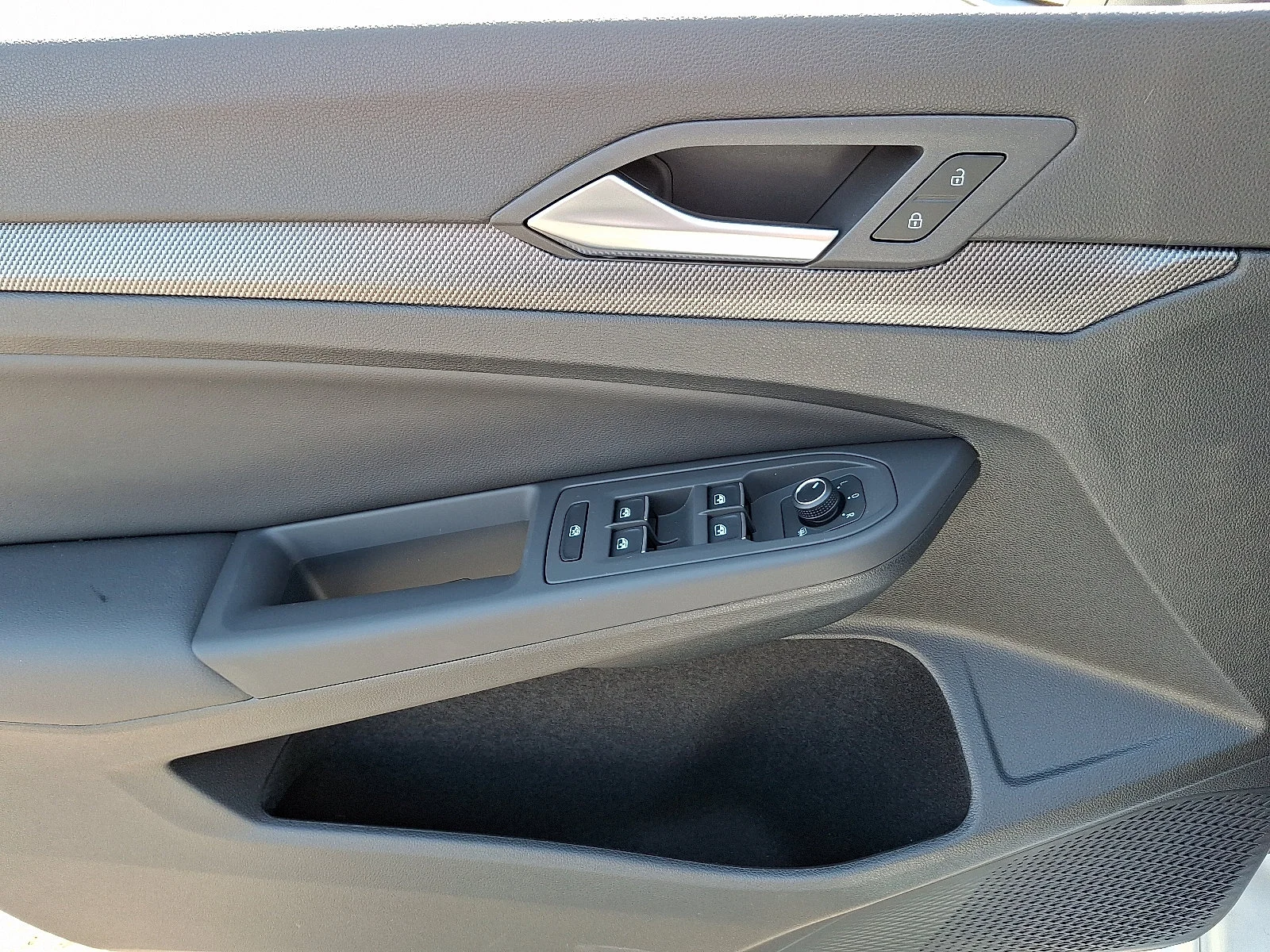 New 2026 Pure White Volkswagen  image 9