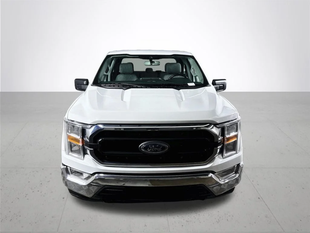 Used 2021 White Ford XLT image 3