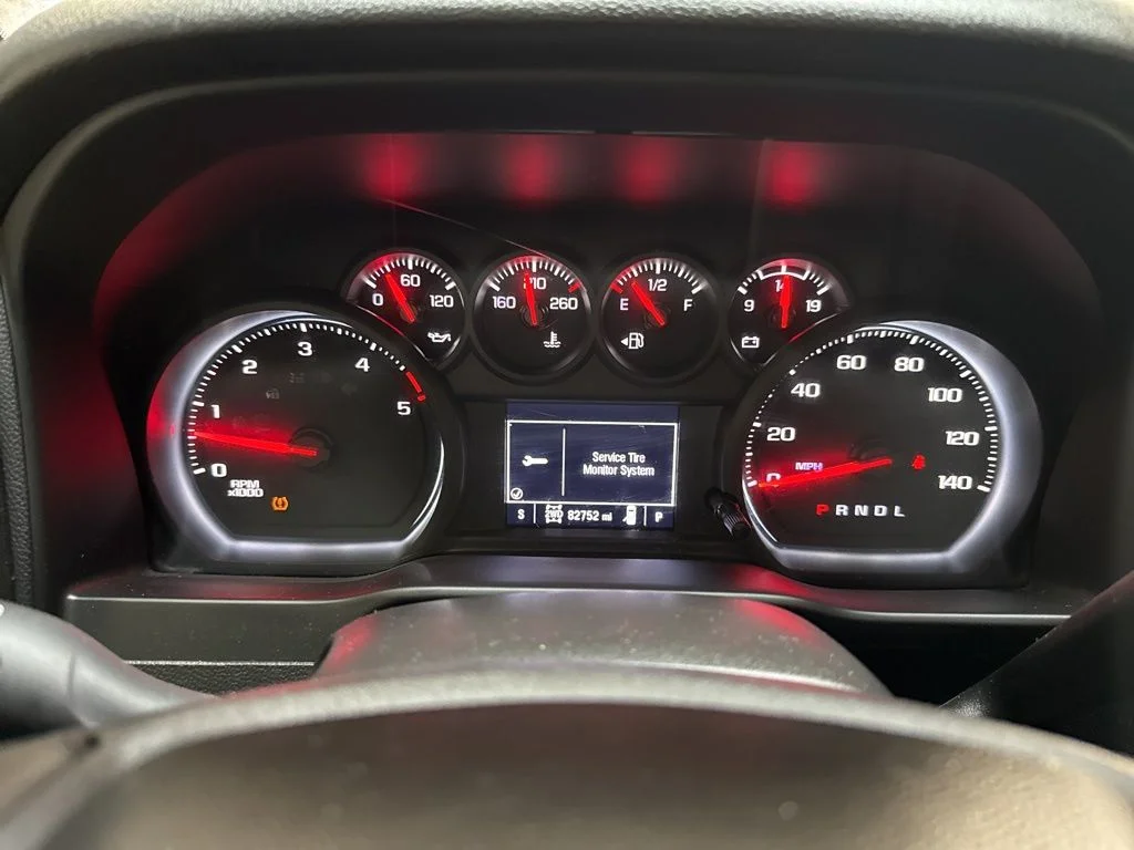 Used 2024 White Chevrolet Custom image 24