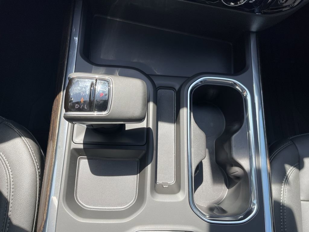 New 2026 Sterling Metallic GMC Elevation image 16