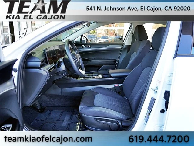 Used 2025 White Kia LXS image 15