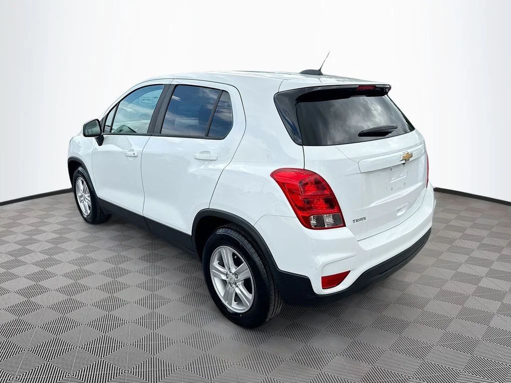 Used 2020 White Chevrolet LS image 6