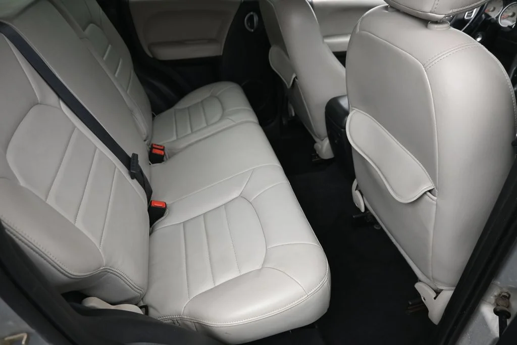 Used 2002 Silver Jeep Limited image 10