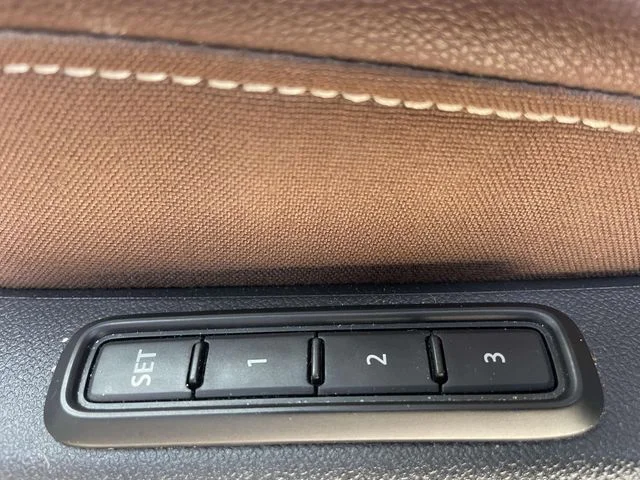 Used 2023  Volkswagen SEL image 19