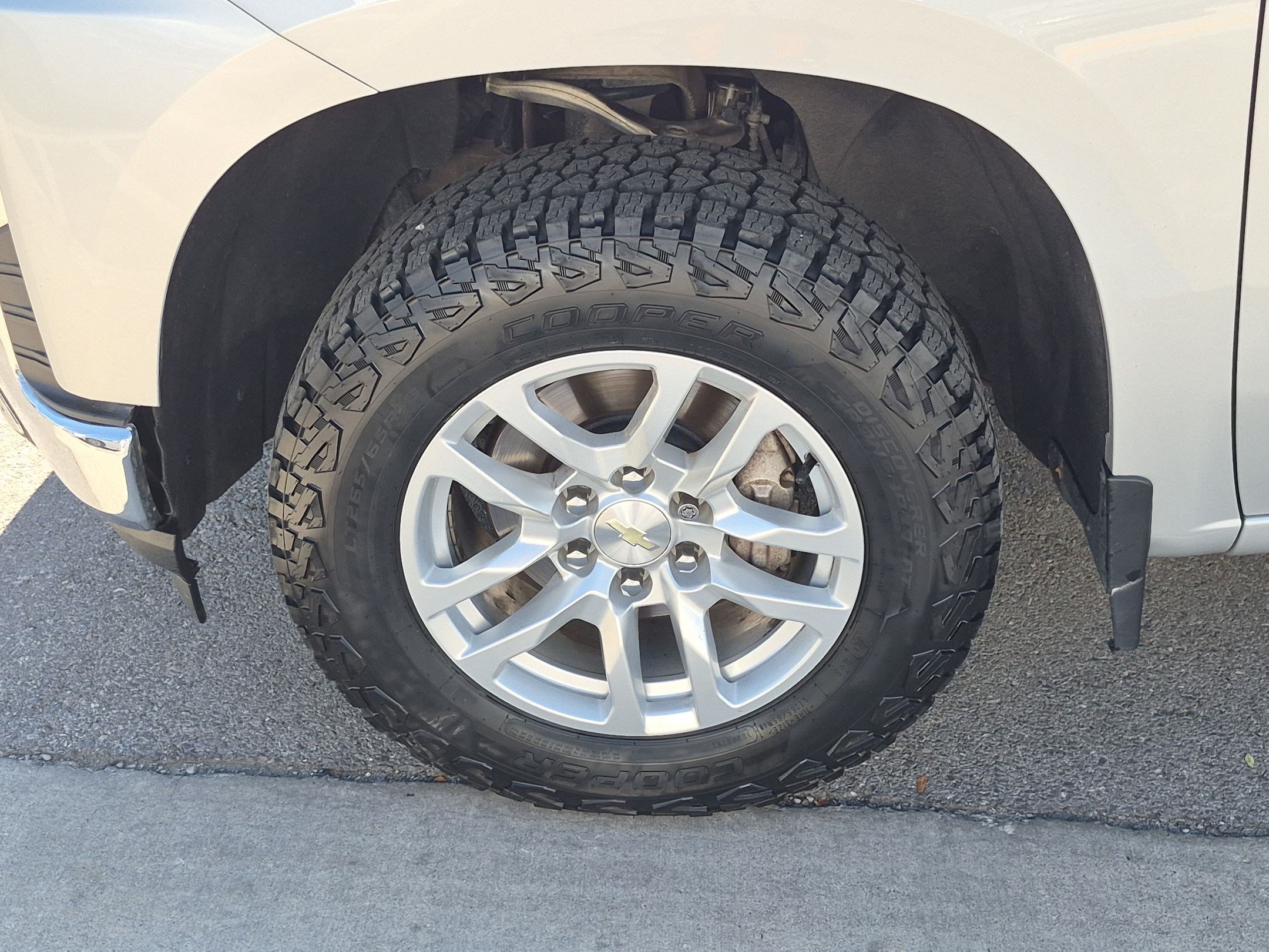 Used 2019 Silver Ice Metallic Chevrolet LTZ image 10