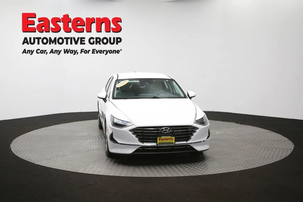 Used 2023 White Hyundai SE image 51