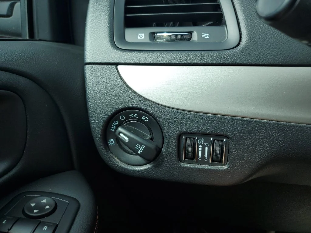 Certified Used 2016 Black Dodge R/T image 22