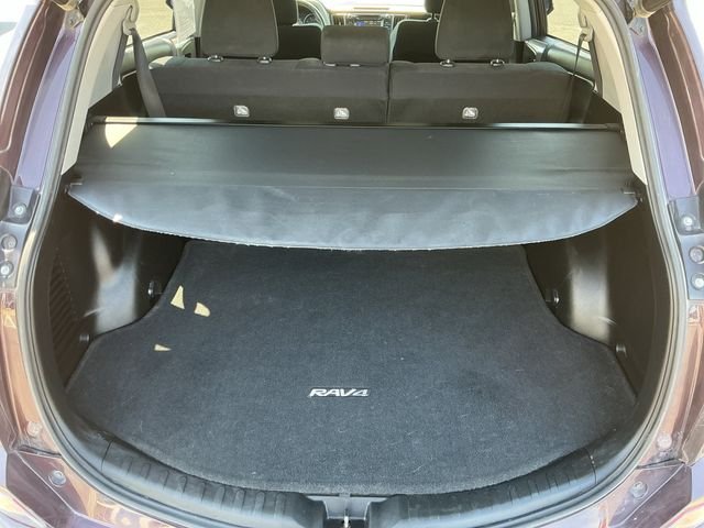 Used 2018 Black Toyota XLE image 29