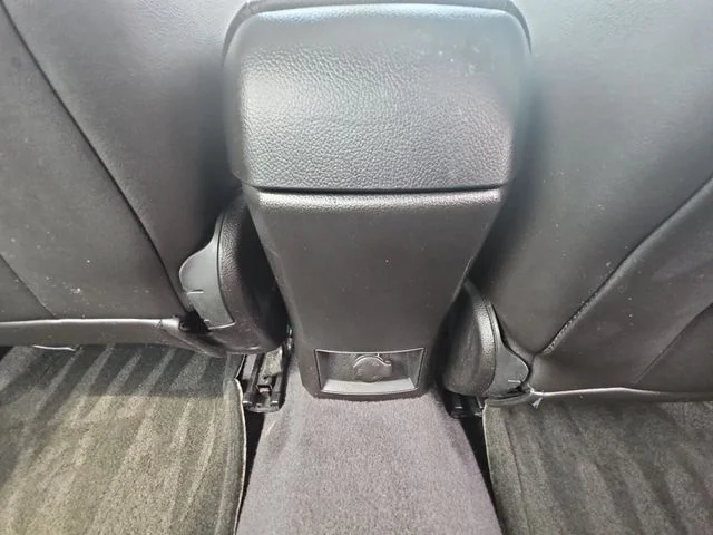 Used 2011 Silver Chevrolet 2LT image 24