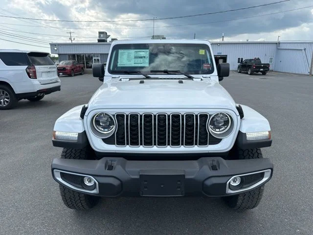 New 2026 Bright White Clear-Coat Exterior Paint Jeep Sahara image 2