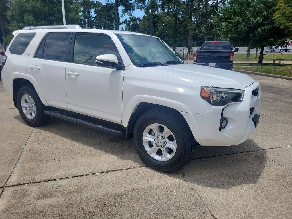 Used 2017 White Toyota SR5 Premium image 9