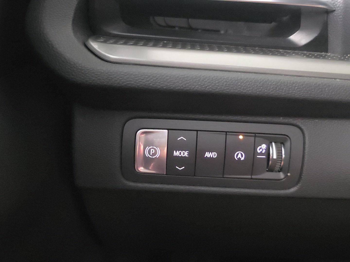 Used 2024 Sterling Gray Metallic Chevrolet AWD LT image 25