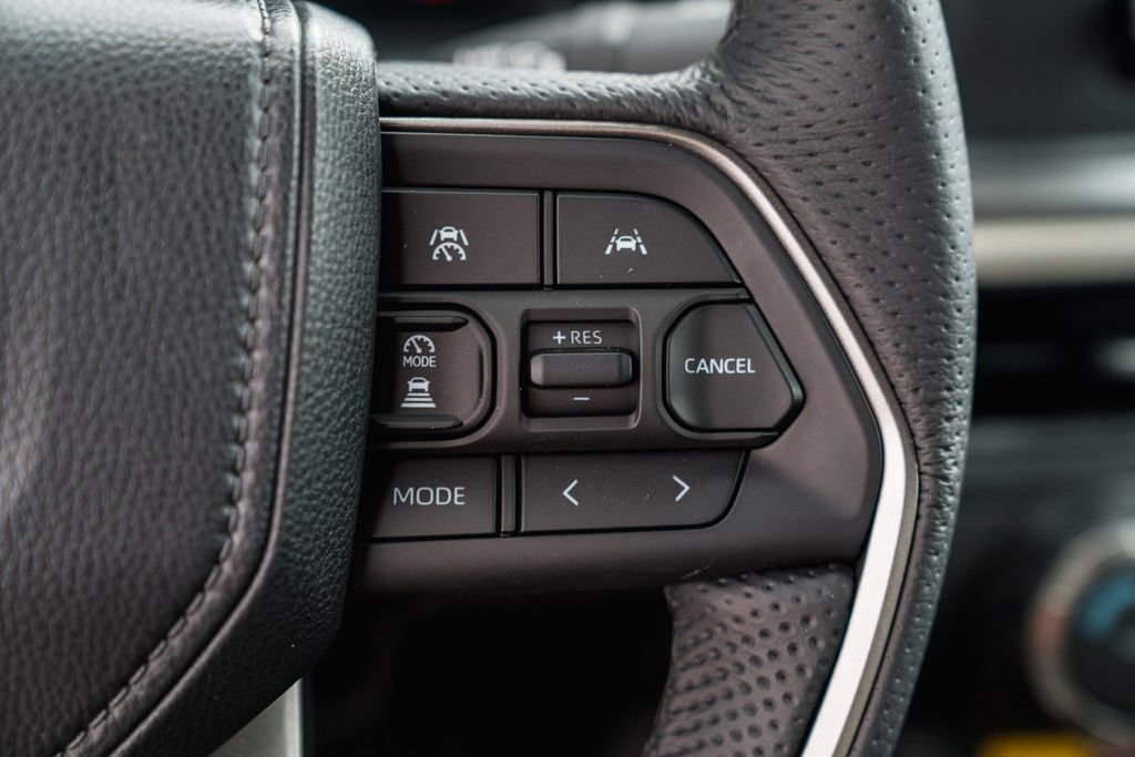 2025 Toyota Tacoma SR5 - Photo 17