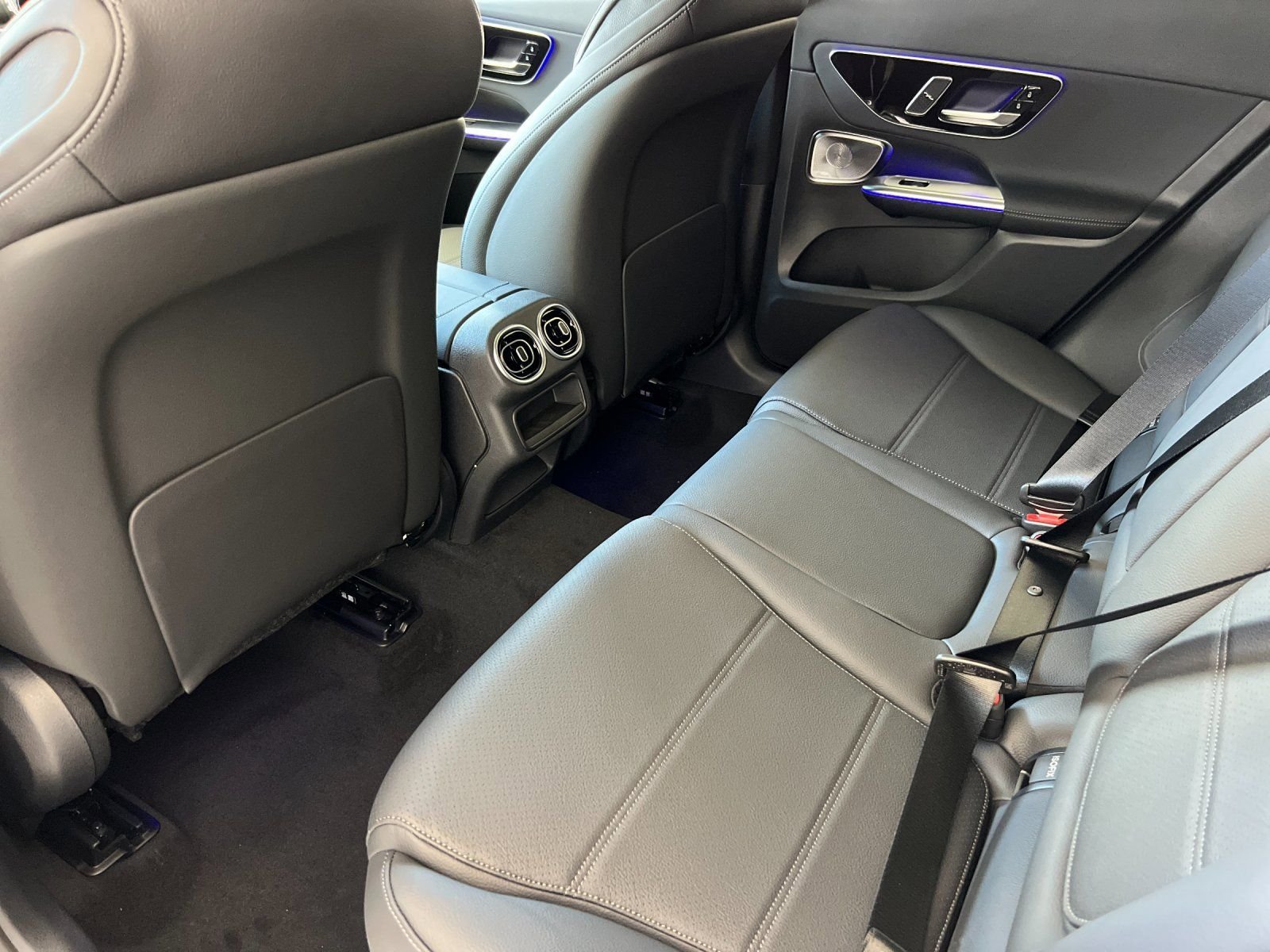 New 2026 Polar White Mercedes-Benz 300 image 4