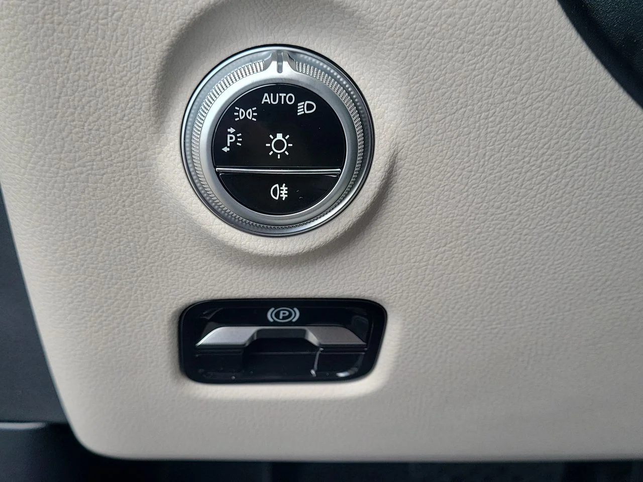New 2026 Twilight Blue Metallic Mercedes-Benz C 300 image 20