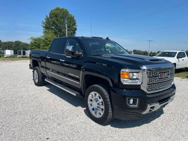 Used 2018 Black GMC Denali image 4