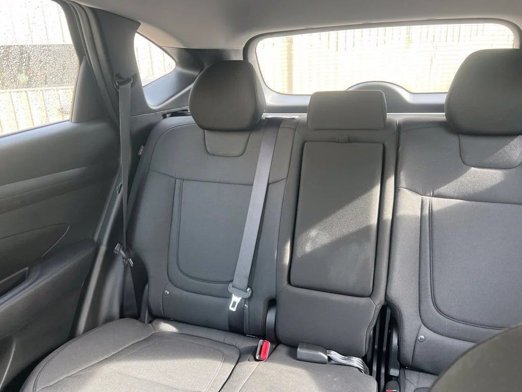Used 2025 Black Hyundai SE image 13
