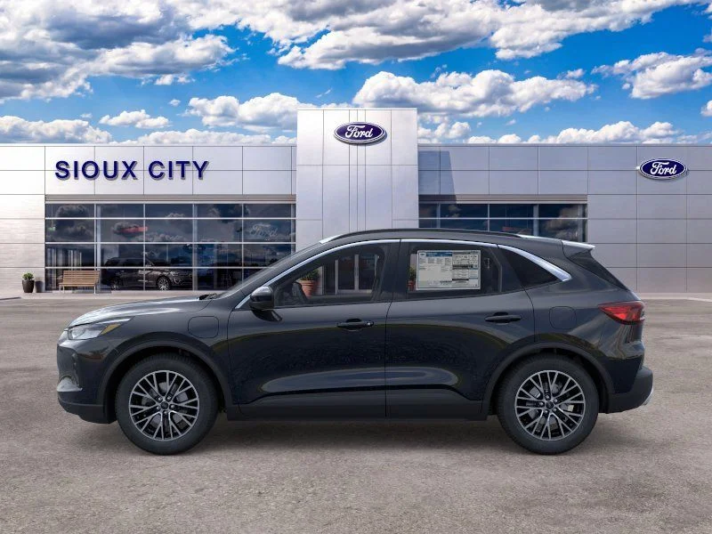 New 2025 Agate Black Metallic Ford Plug-in Hybrid image 3