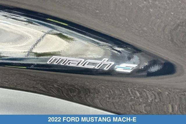 Used 2022 Black Ford Select image 30