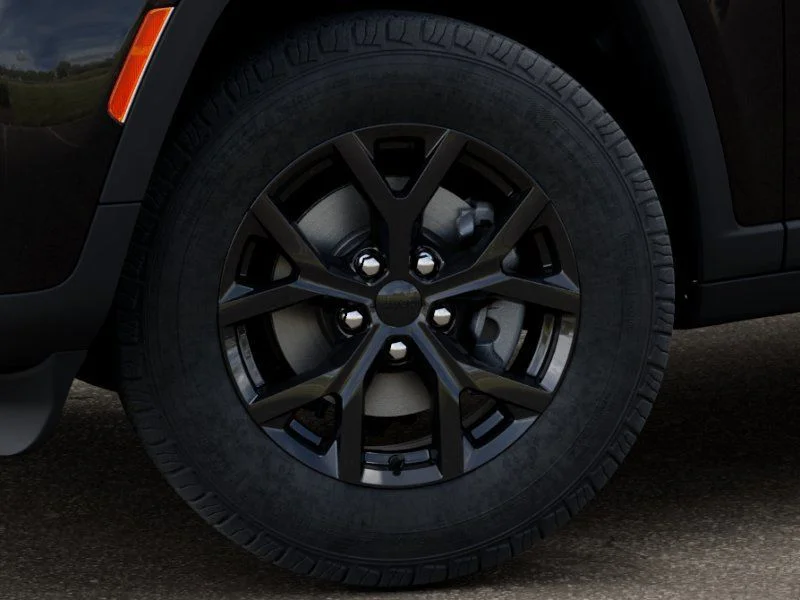 New 2026 Diamond Black Crystal Pearl-Coat Exterior Paint Jeep Altitude image 8